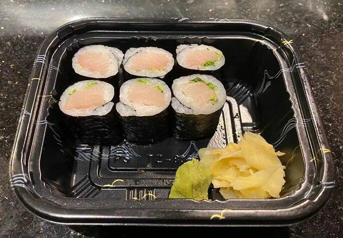 Yellowtail Scallion Roll