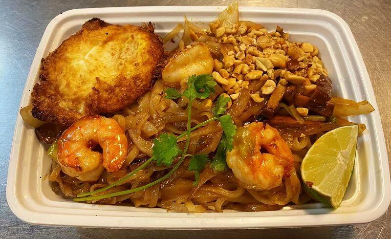Jumbo Shrimp Pad Thai