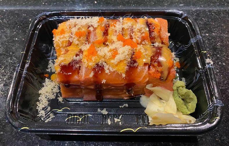 Crunchy Spicy Salmon Sashimi Roll